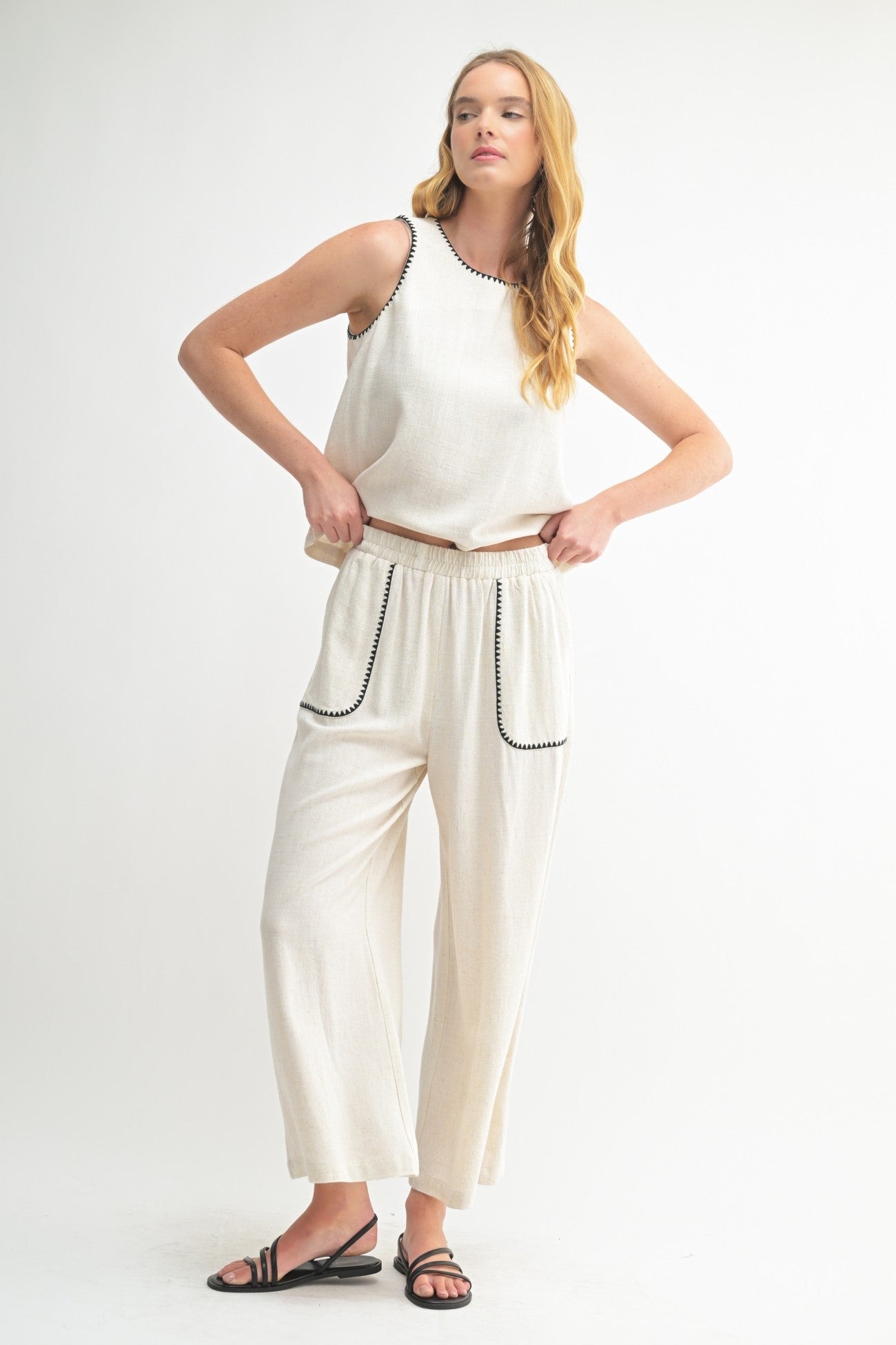 Embroidered Detail Pants in Oatmeal