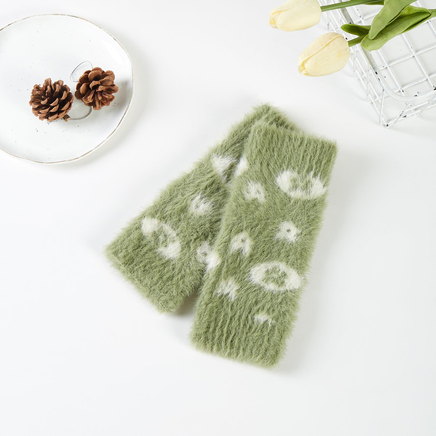 Mini Flower Chenille Gloves
