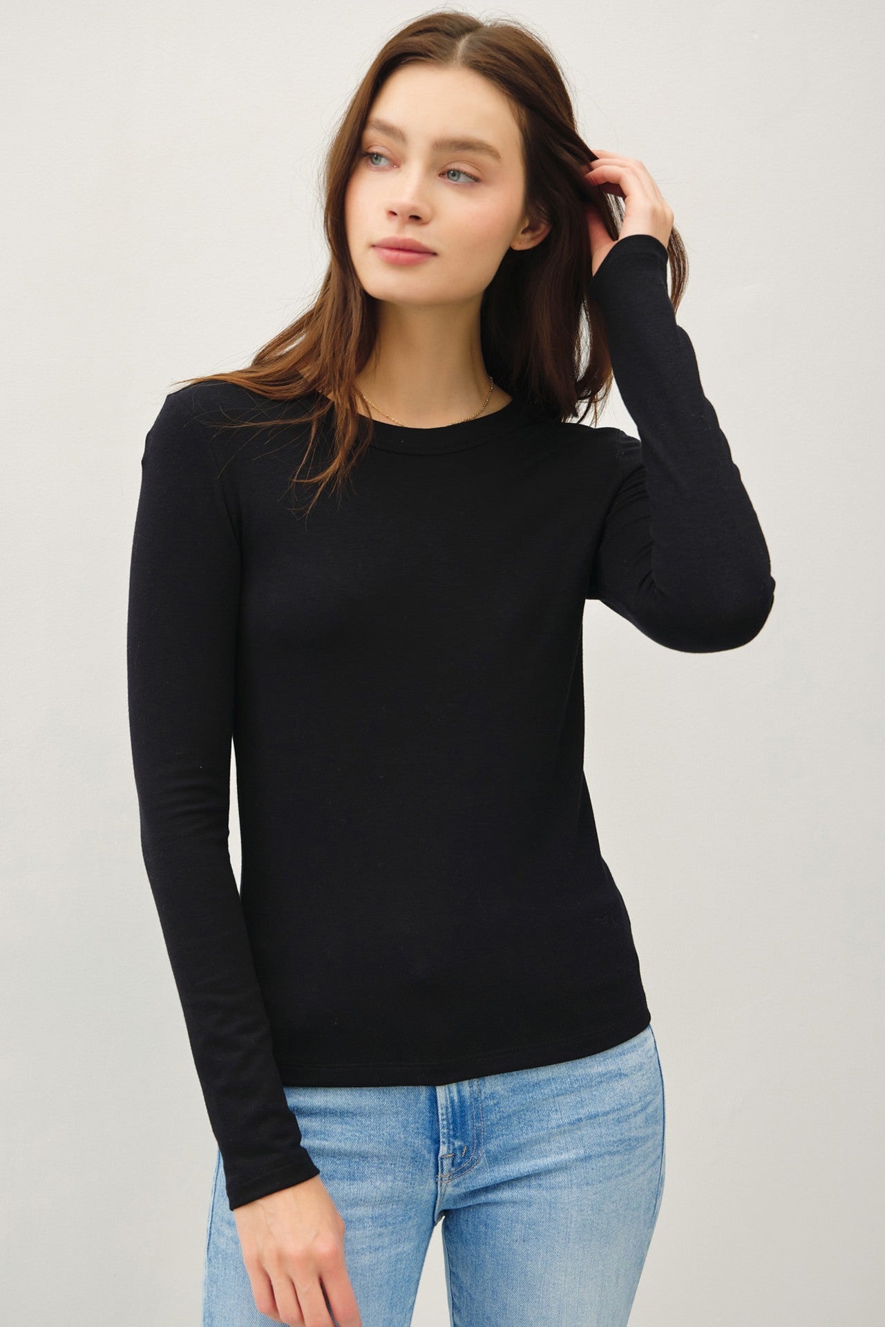 Round Neck Basic Long Sleeve Tee