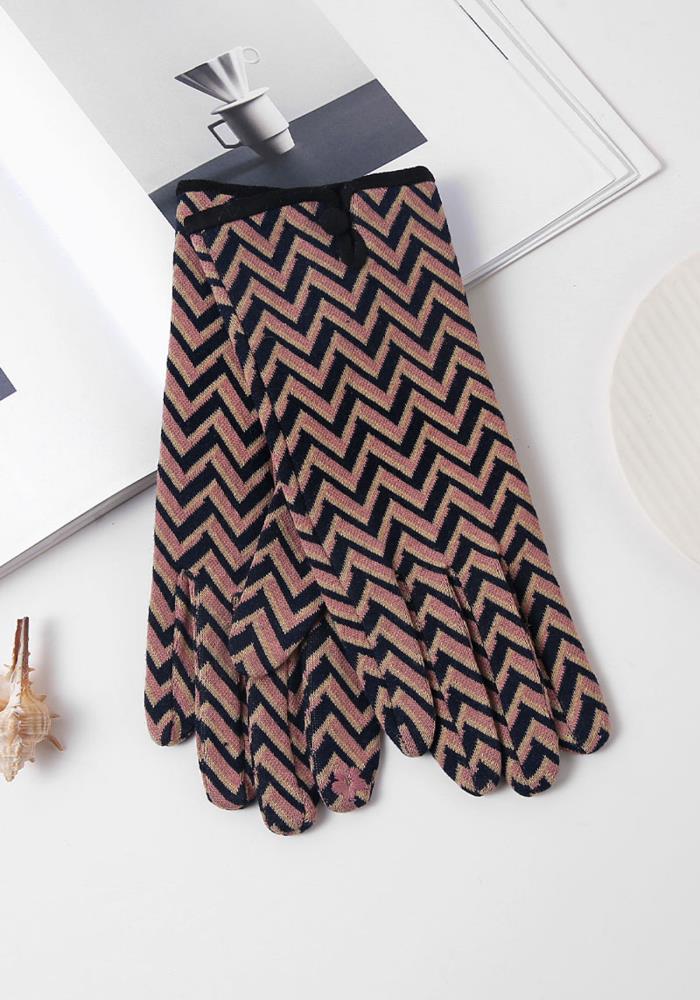 Zigzag Pattern Gloves