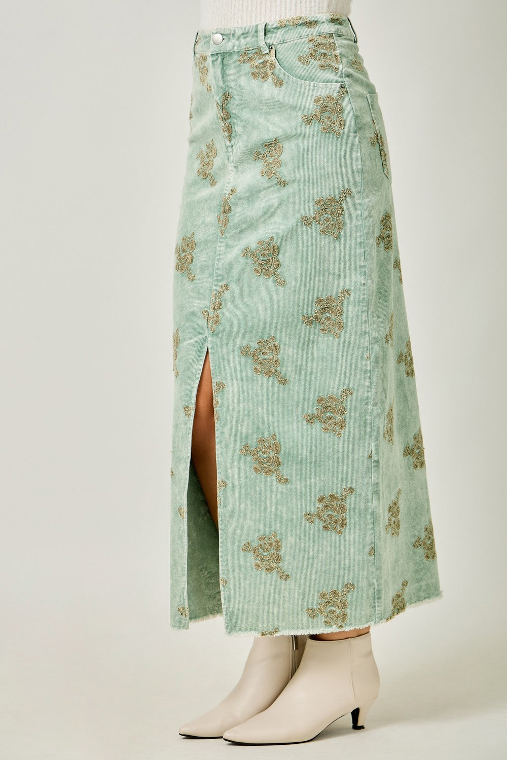 Embroidered Front Slit Corduroy Skirt