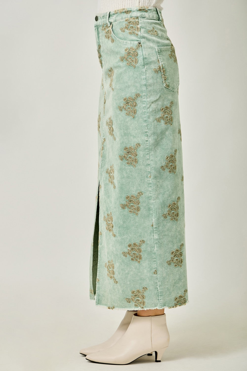Embroidered Front Slit Corduroy Skirt