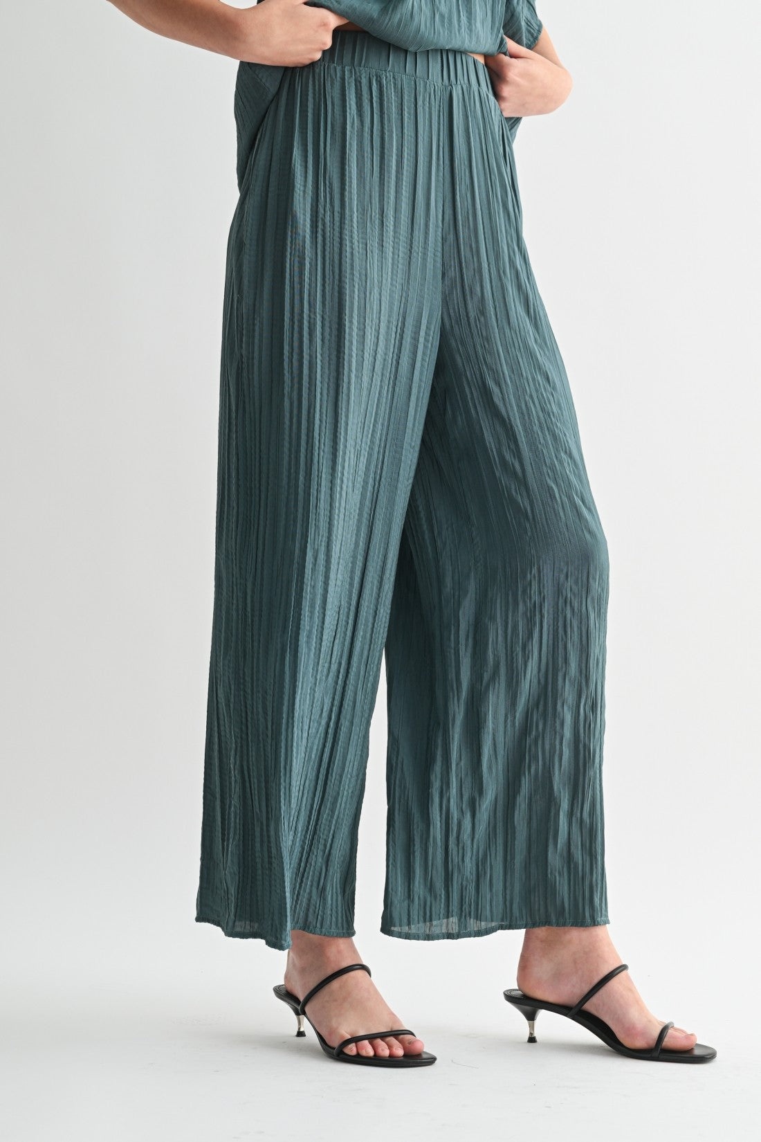 Crinkle Pants in Hunter Green