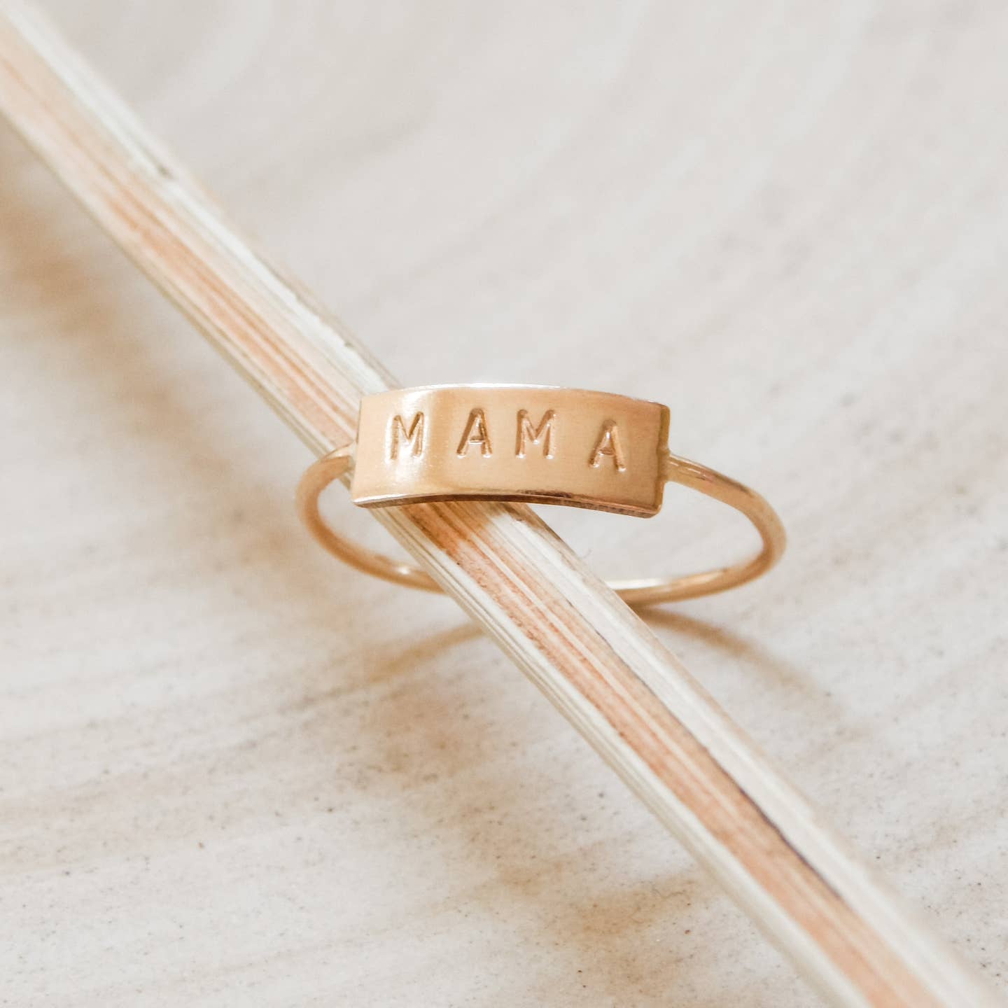 Mama Bar Ring in Gold
