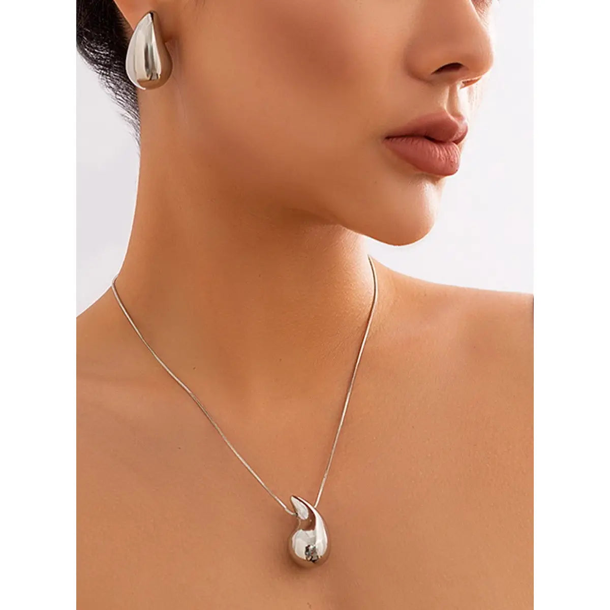 Chunky Teardrop Necklace