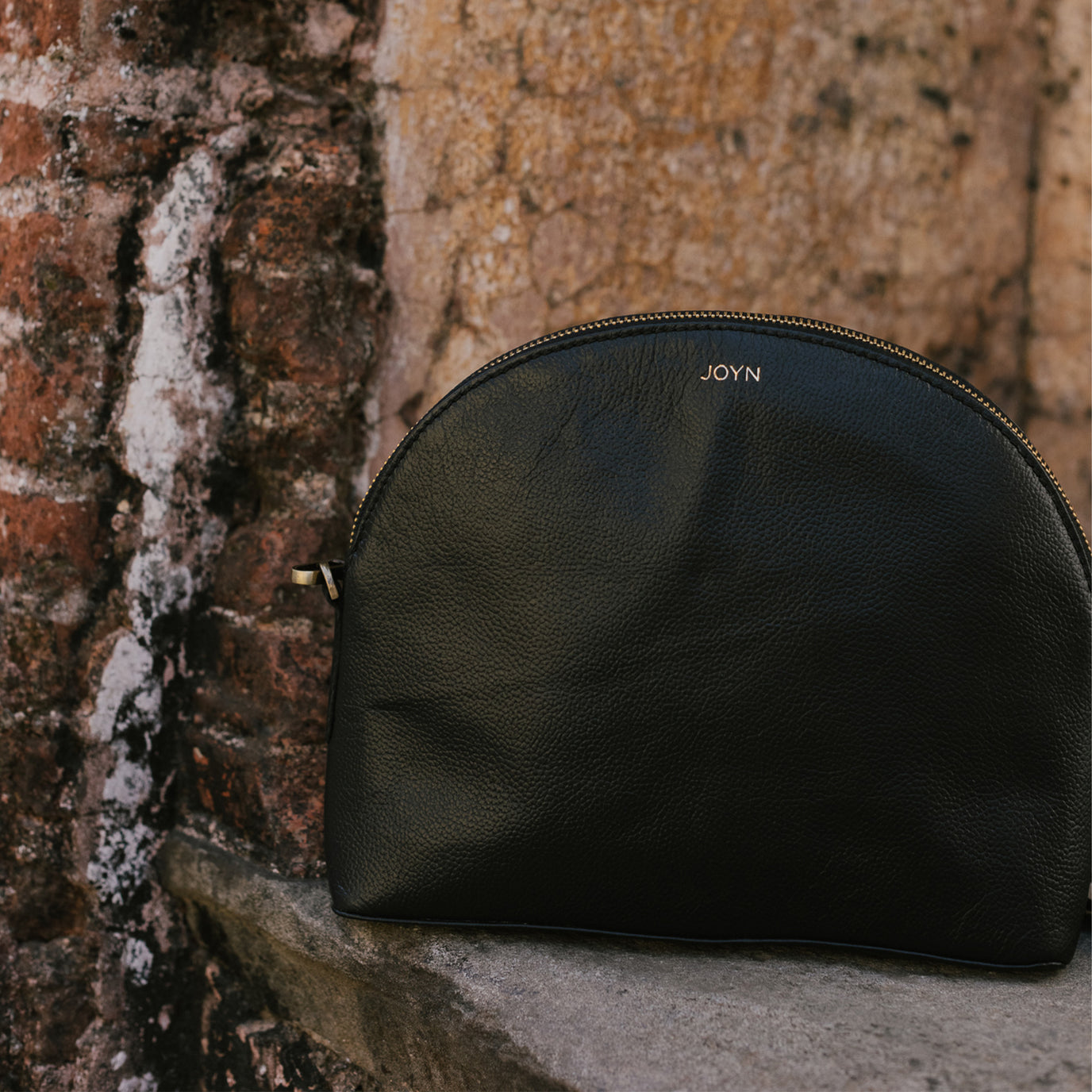 Halfmoon Crossbody in Black
