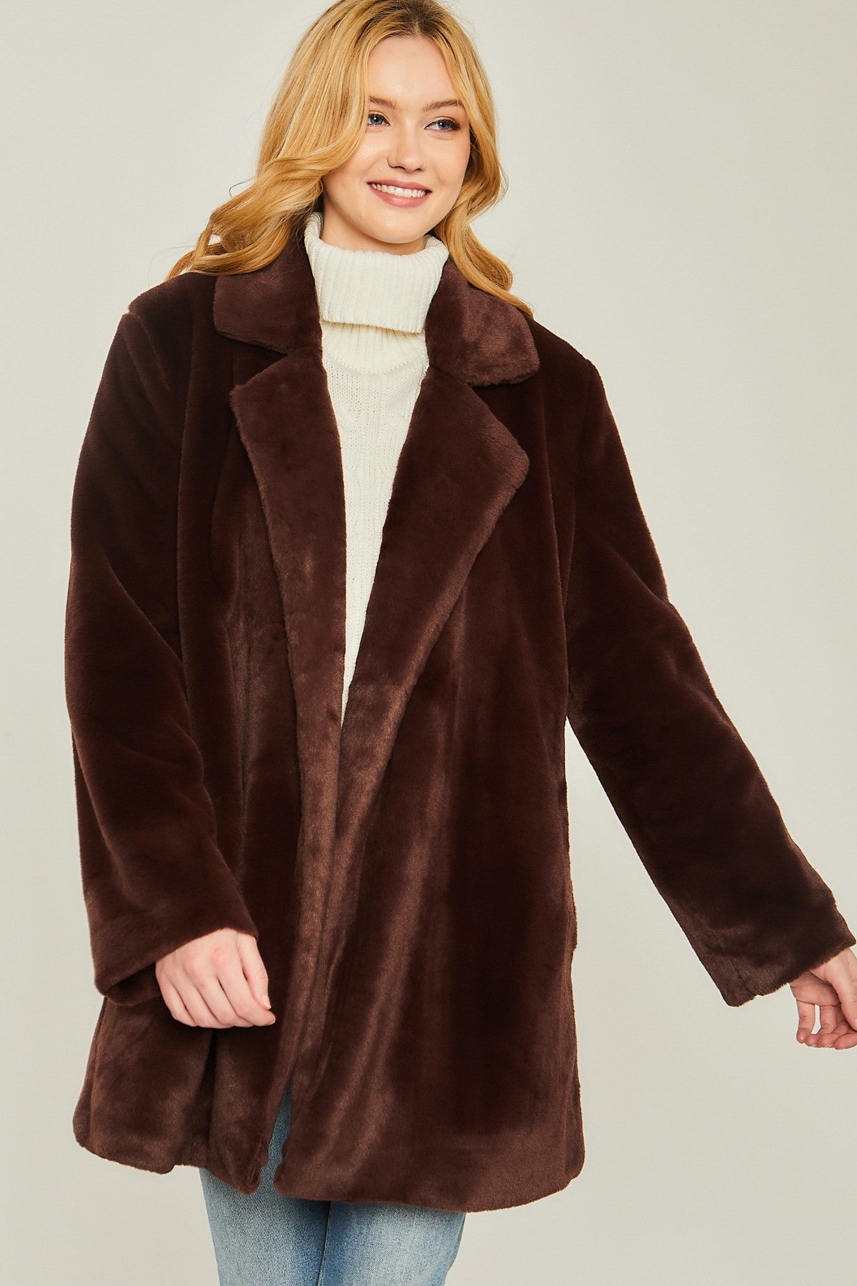 Cozy Teddy Coat in Brown