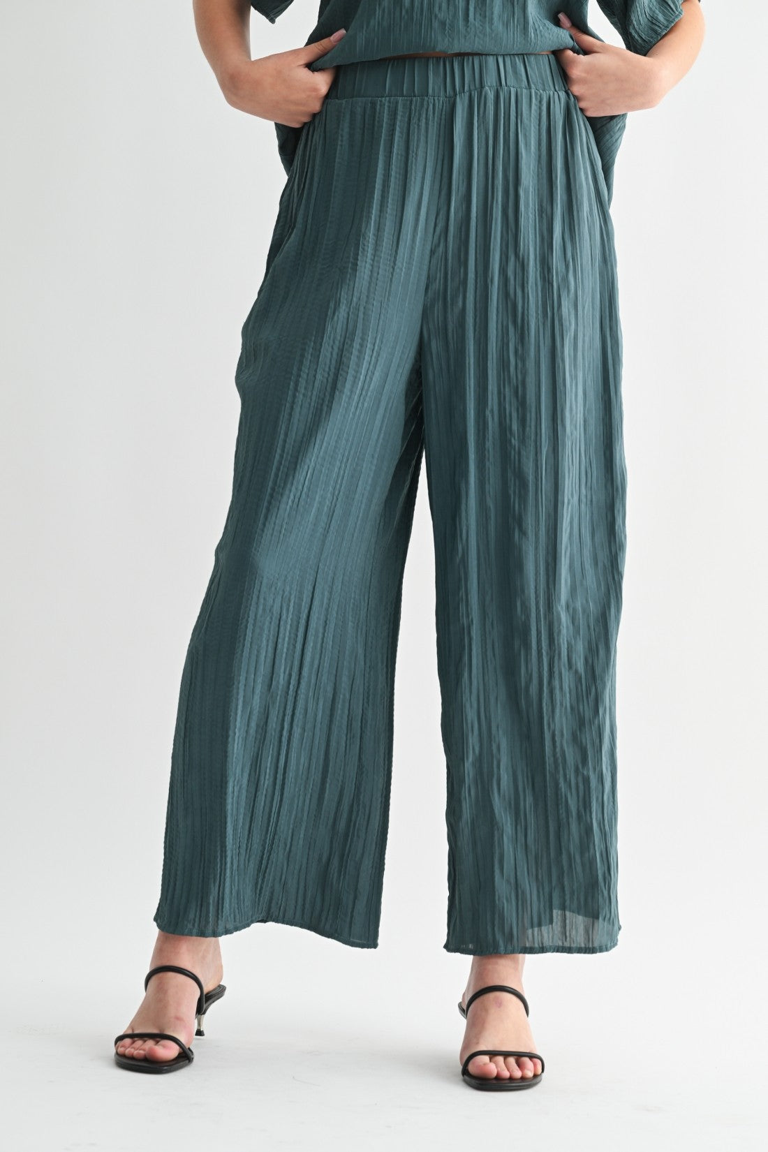 Crinkle Pants in Hunter Green