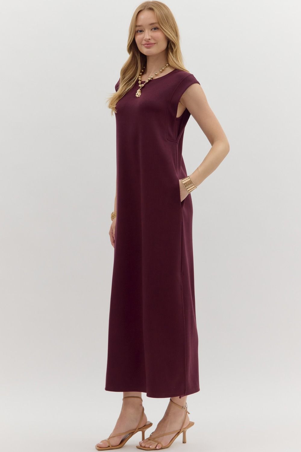 Solid Jersey Knit Pullover Midi Dress in Wine