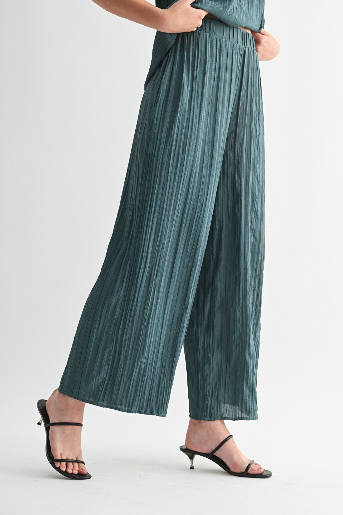 Crinkle Pants in Hunter Green