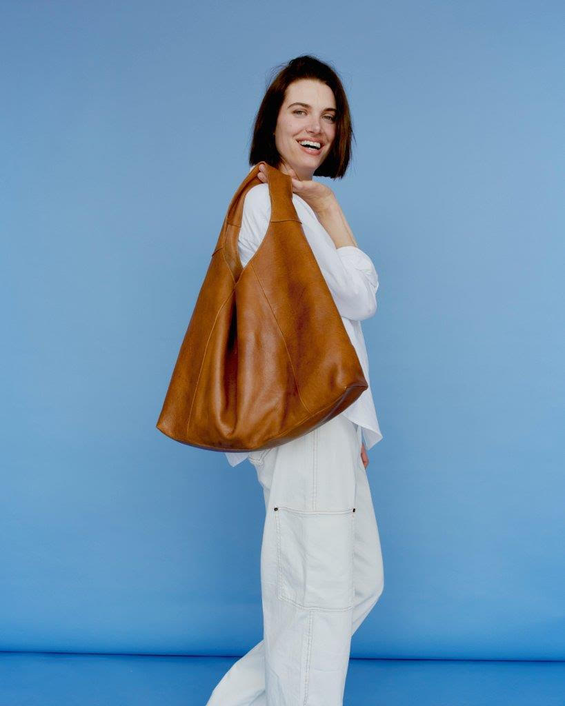 Lyndsey Tote Shoulder Bag in Cognac