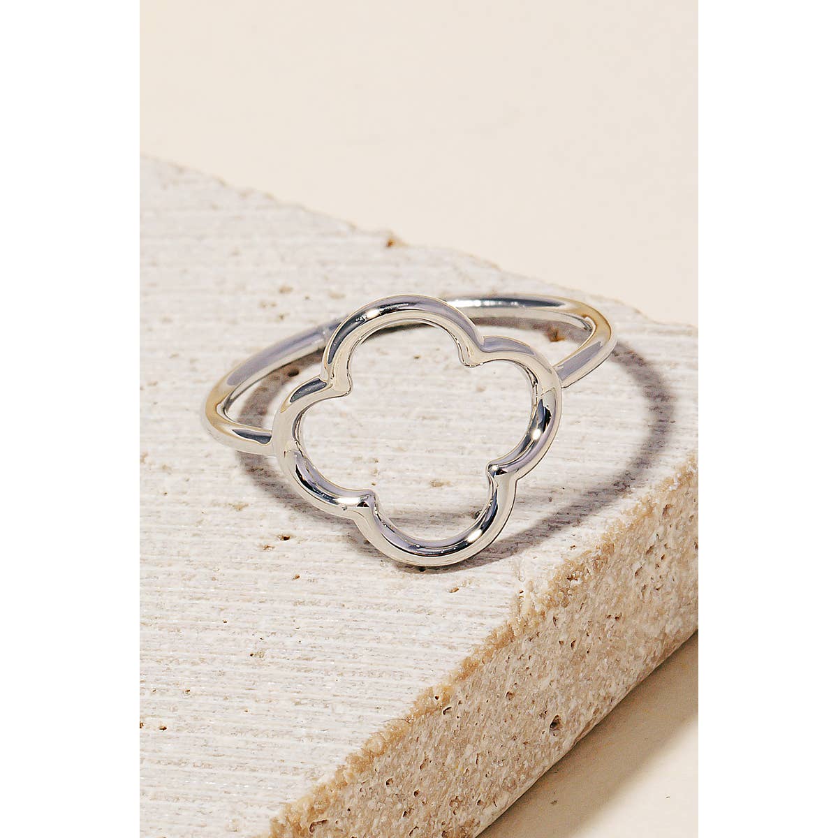 Metallic Wire Clover Band Ring