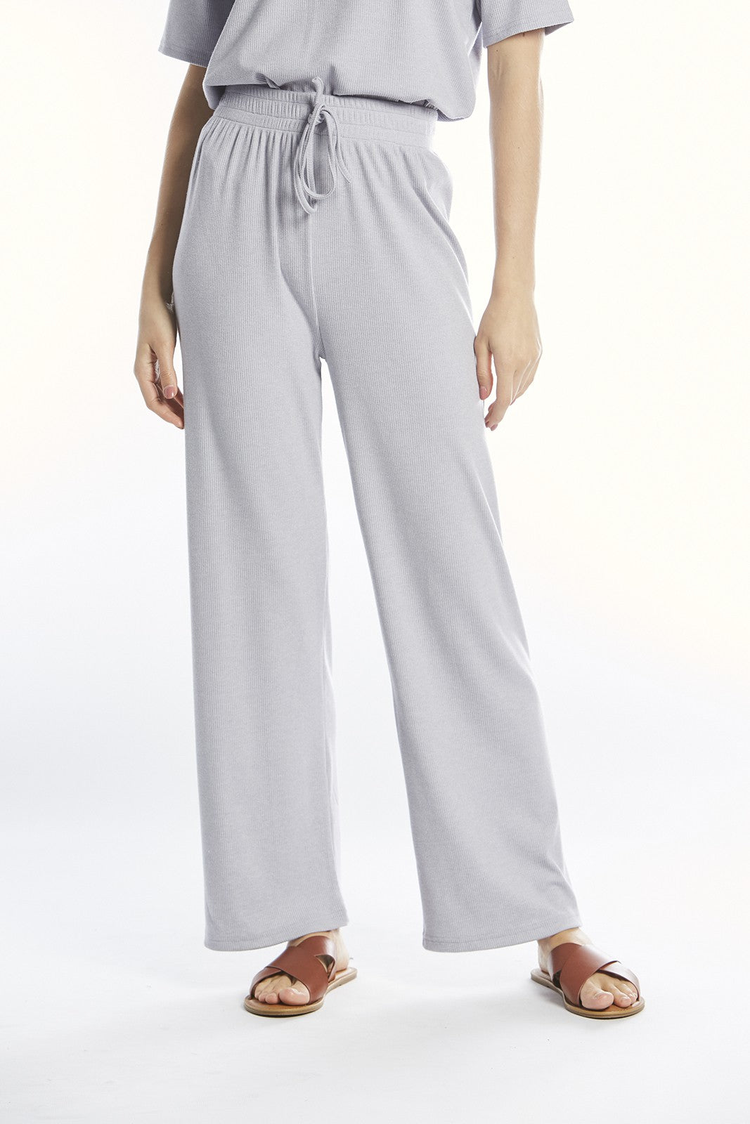 Relaxed fit ribbed knit bottom