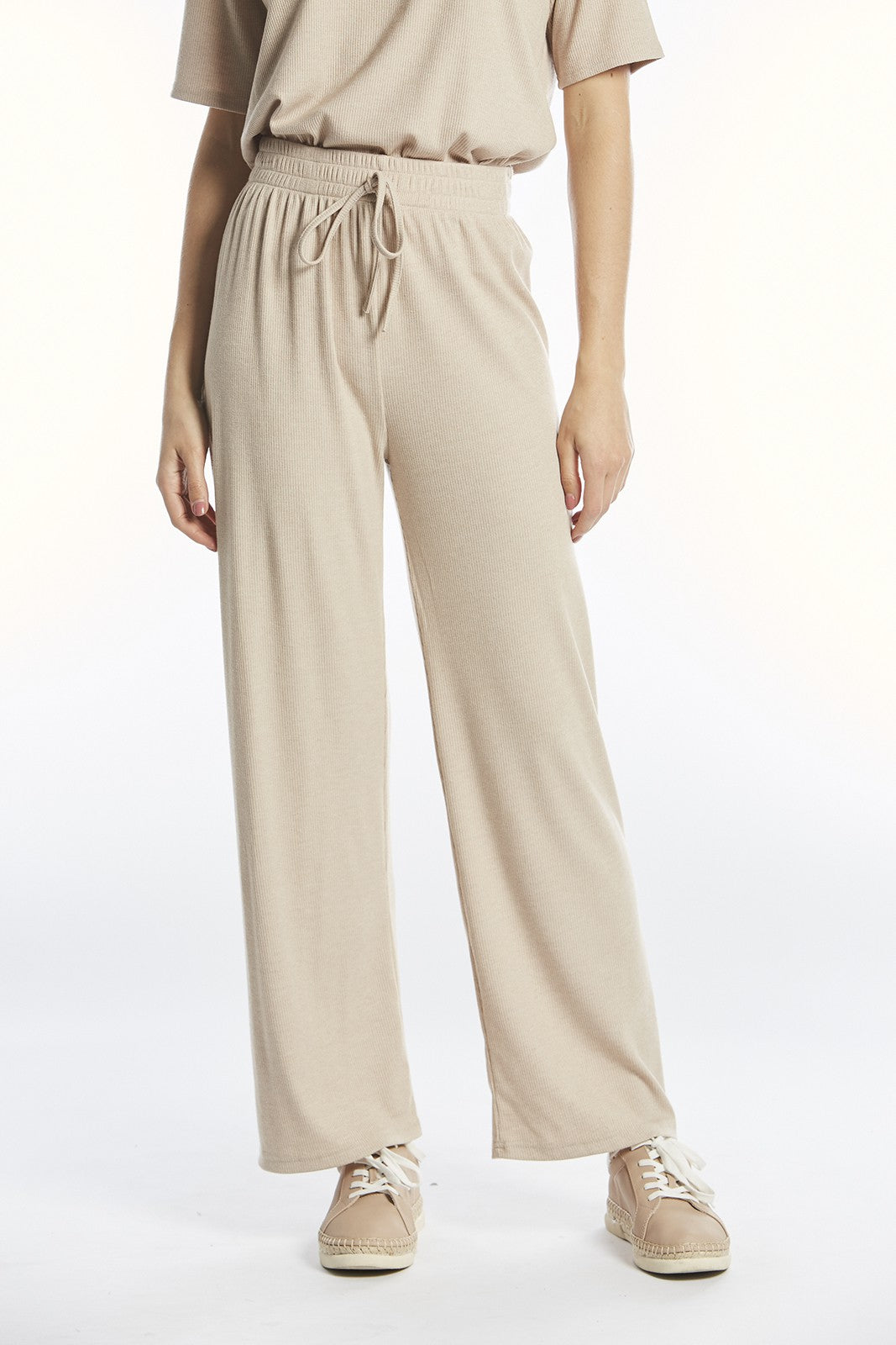 Relaxed fit ribbed knit bottom