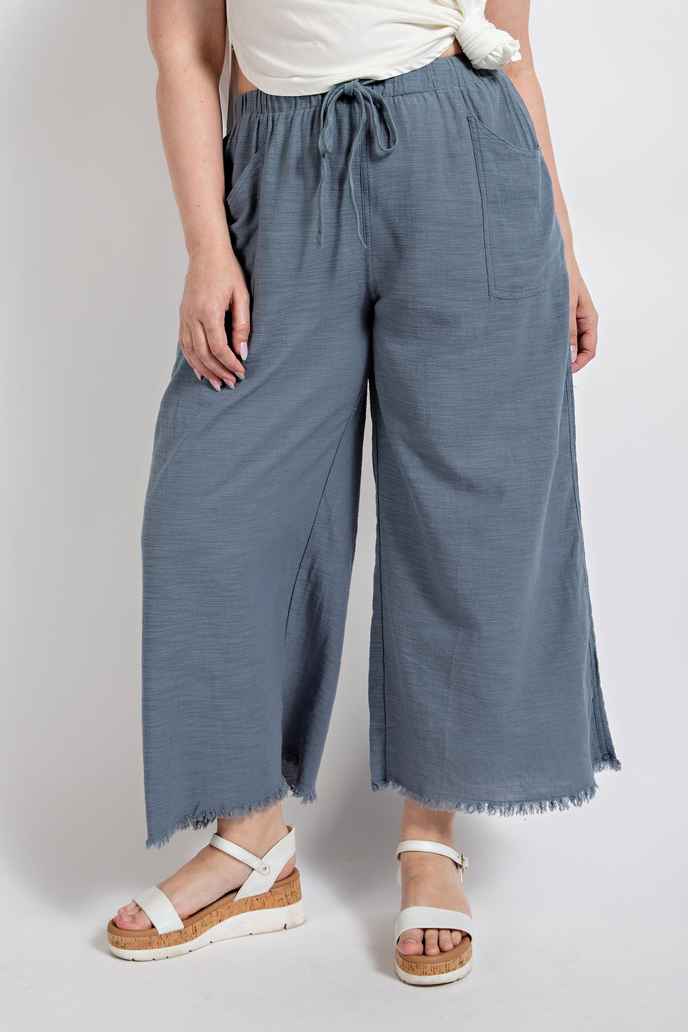 Curvy Size Frayed Hem Pants in Slate Blue