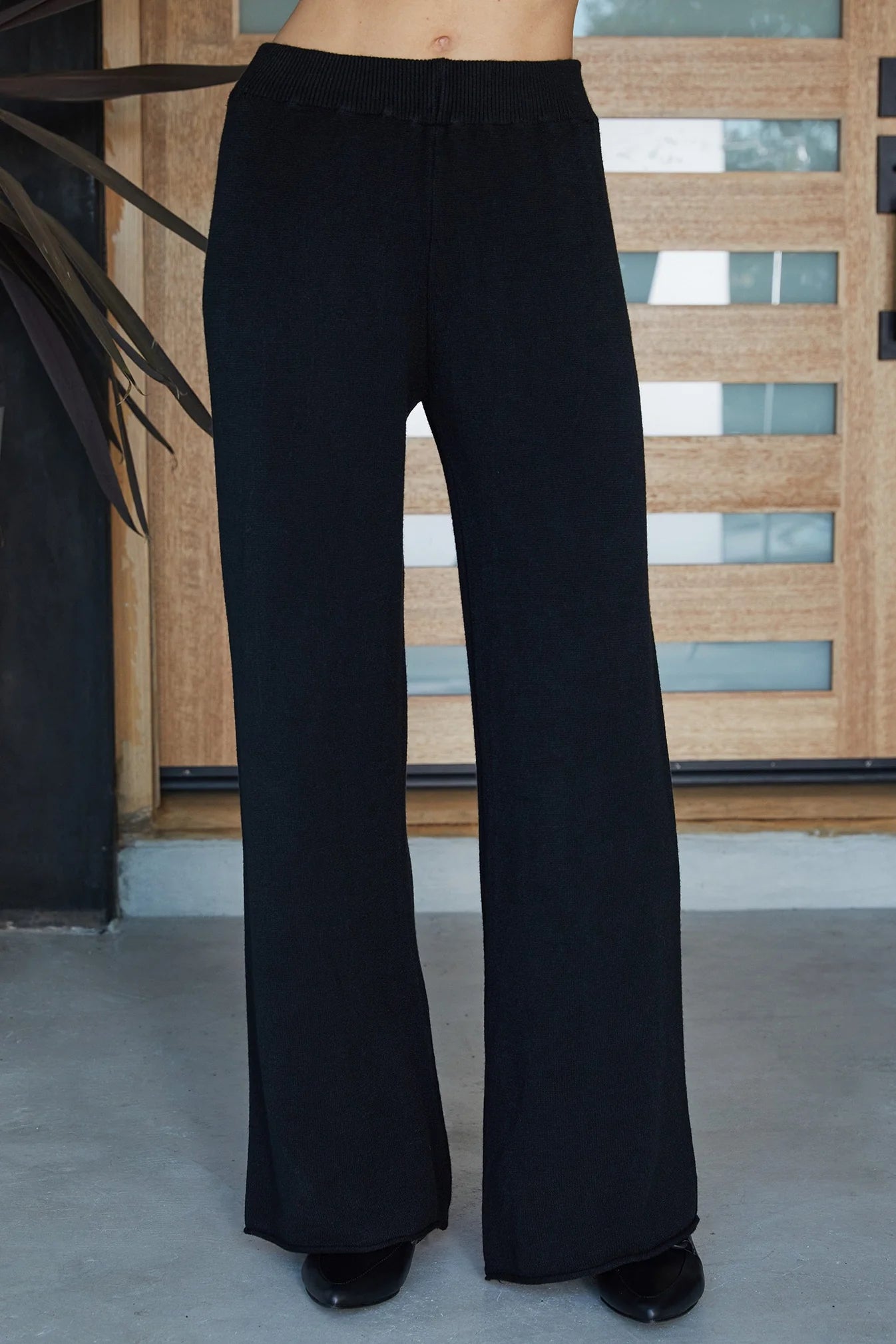 Italian Cozy Flared Pant in Black