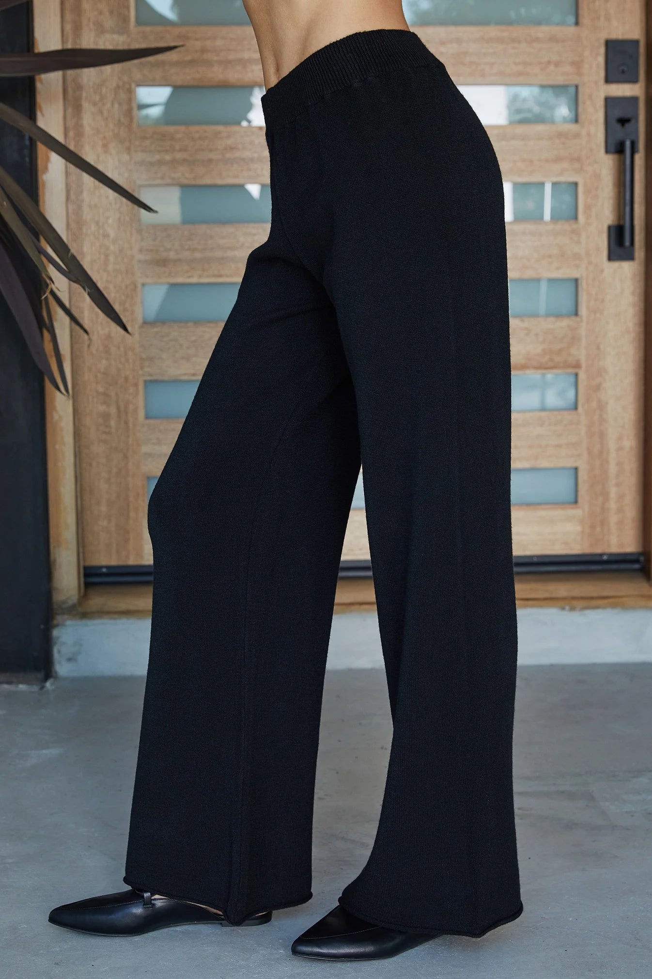 Italian Cozy Flared Pant in Black