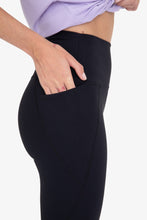 Tapered Band Essential Leggings
