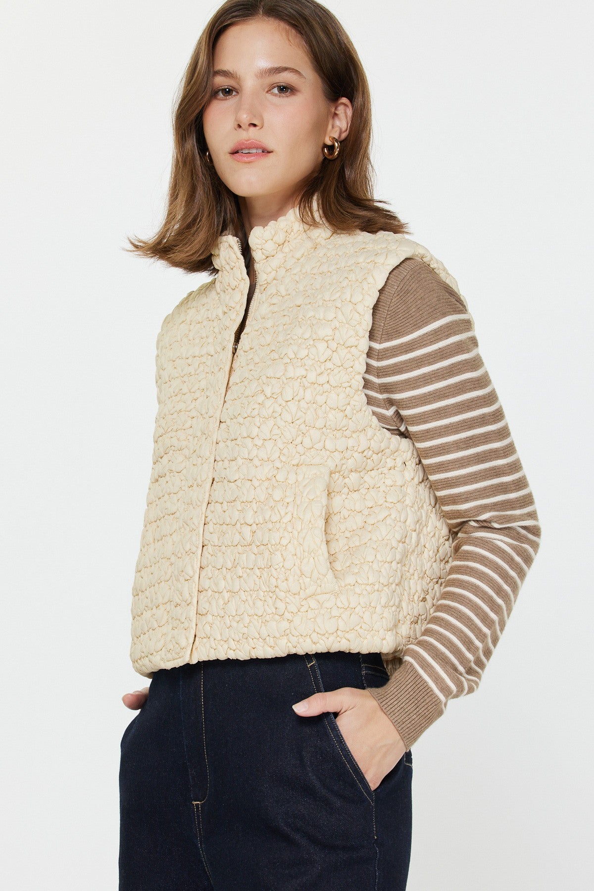 Cropped Quilting Vest in Ivory
