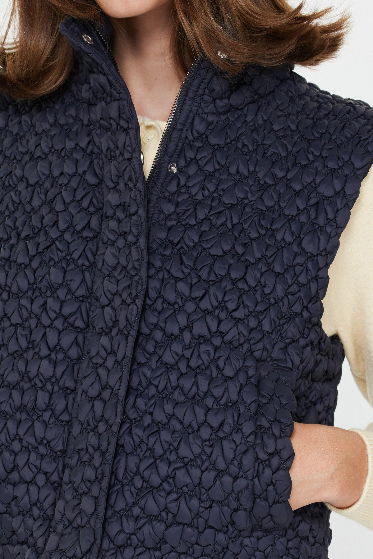 Cropped Quilting Vest in Navy