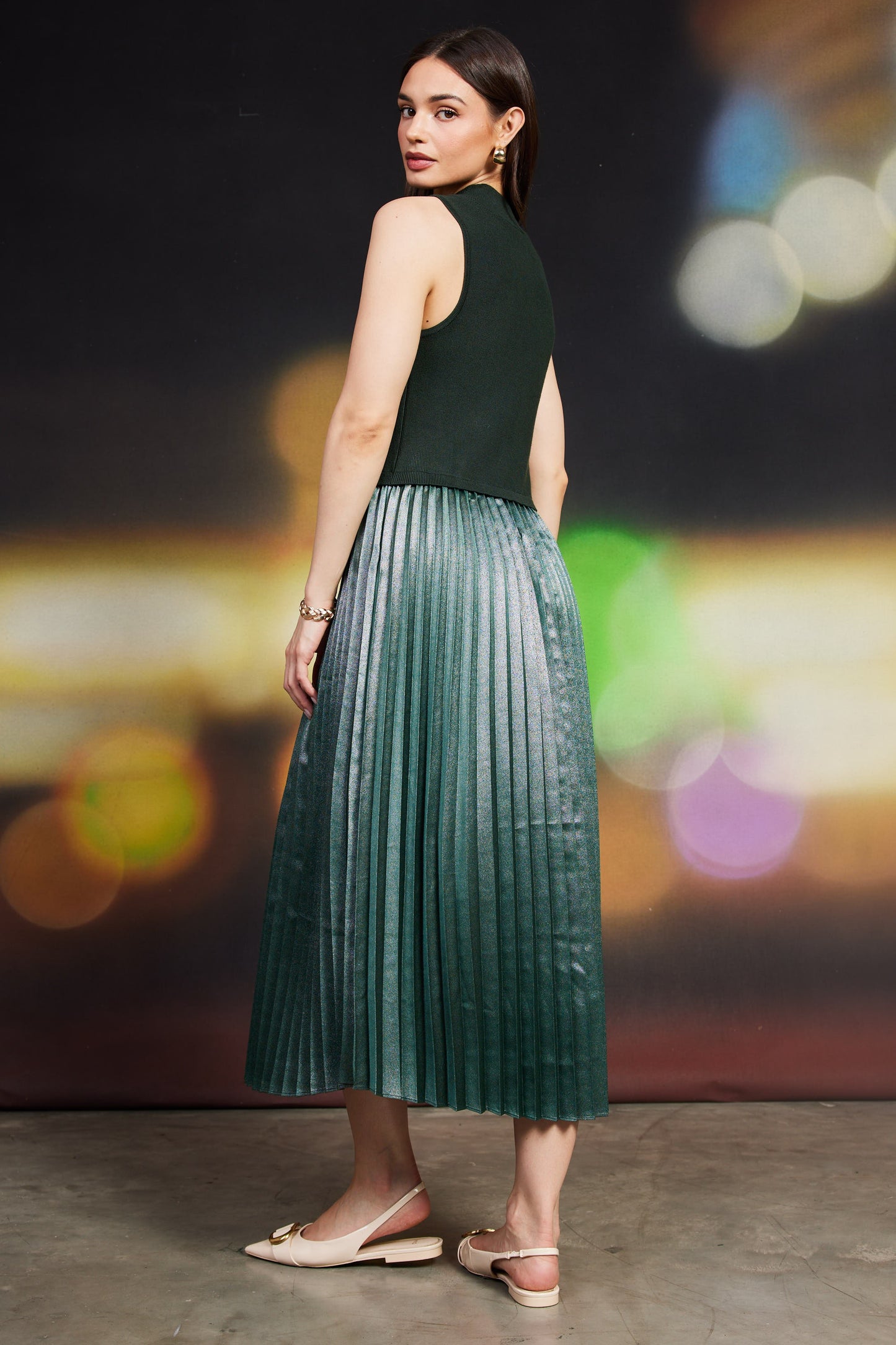 Pleated Contrast Dress in Hunter Green