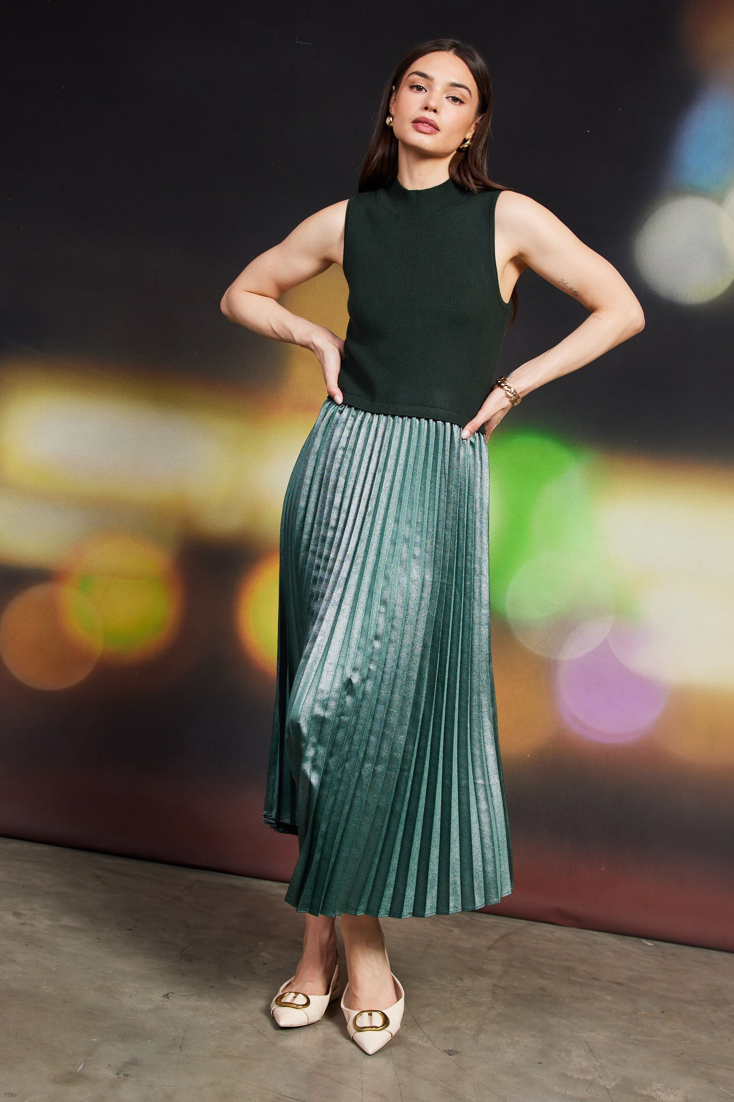 Pleated Contrast Dress in Hunter Green