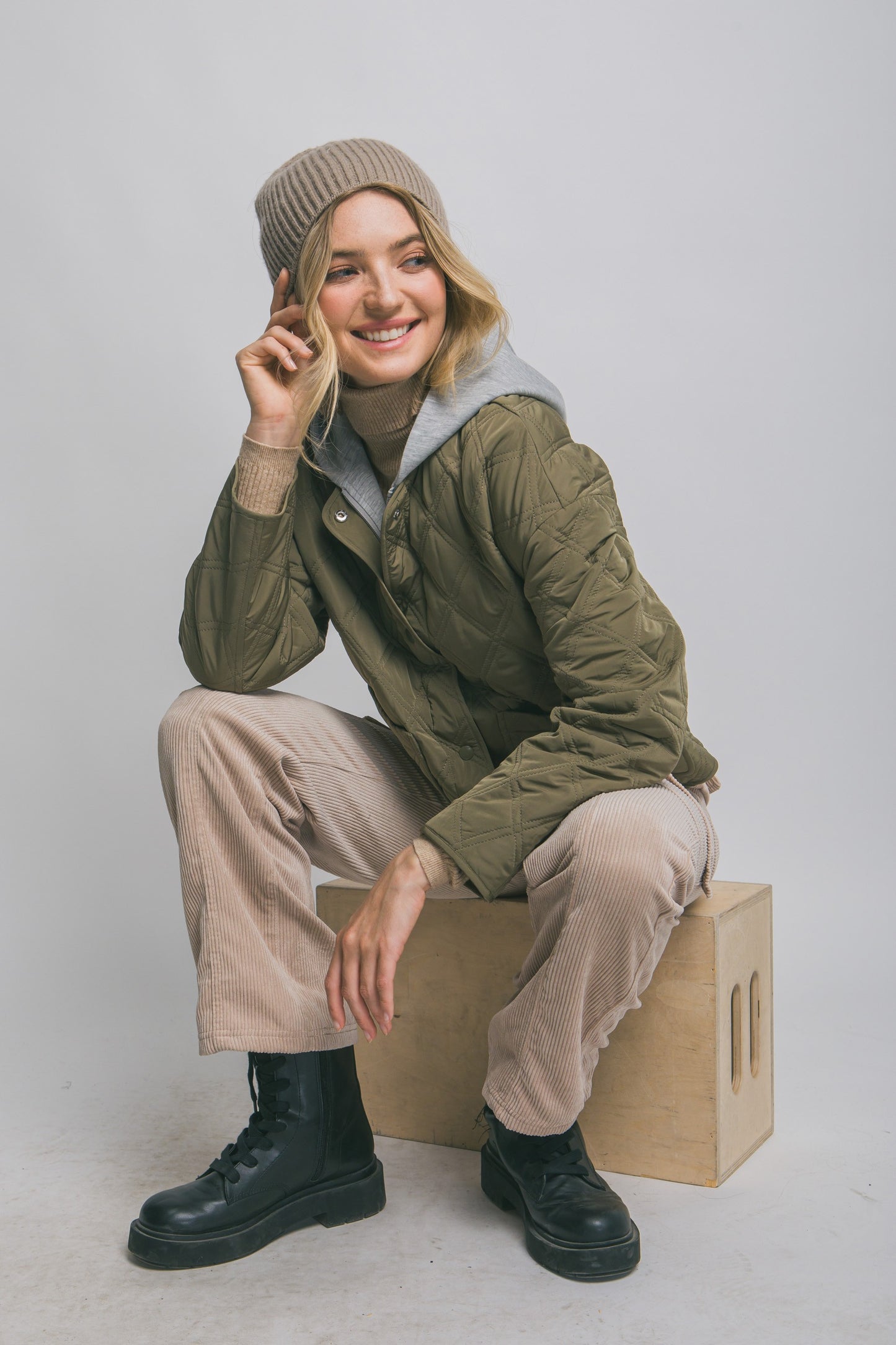 Contrast Puffer Jacket in Olive