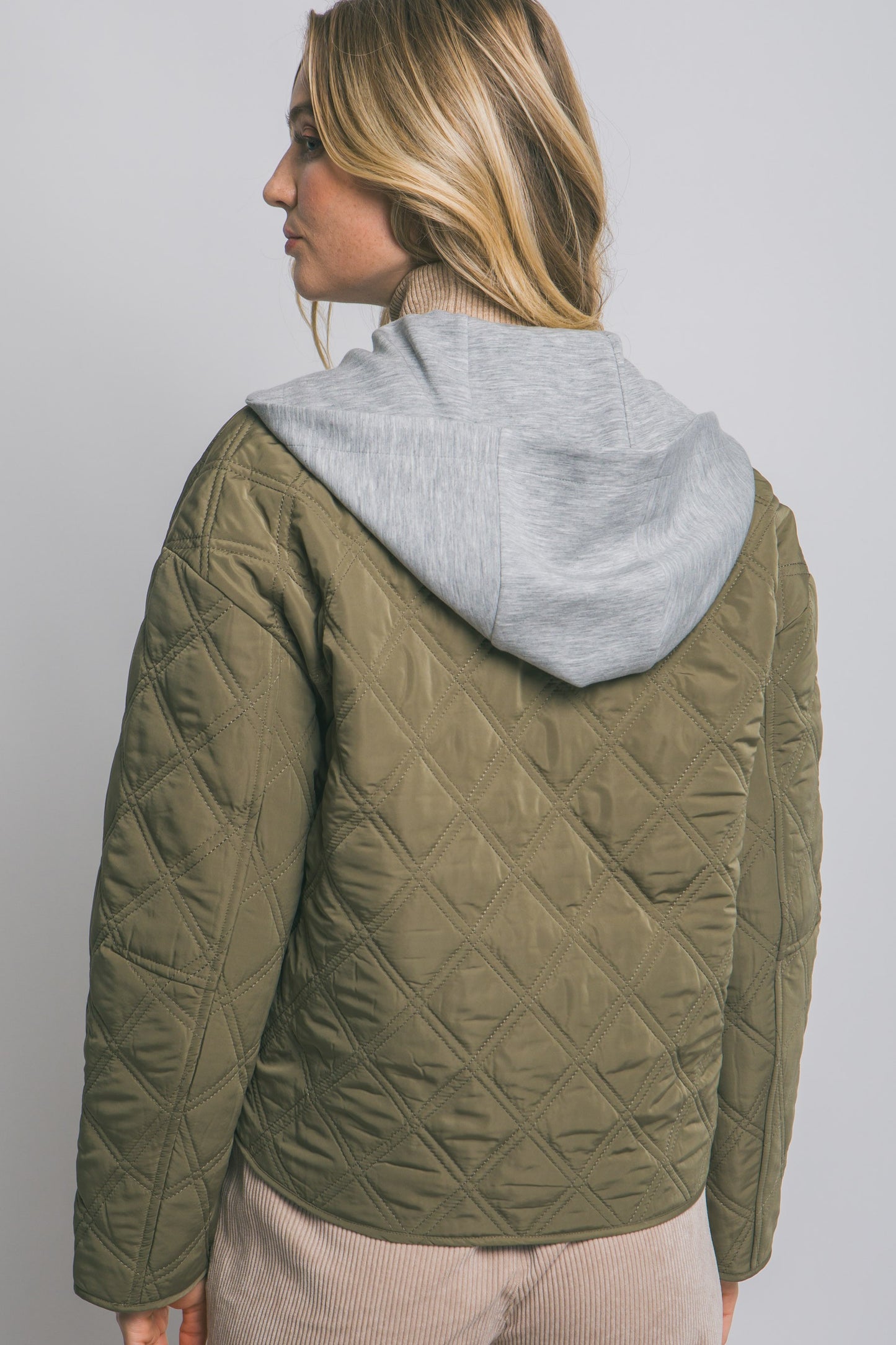Contrast Puffer Jacket in Olive