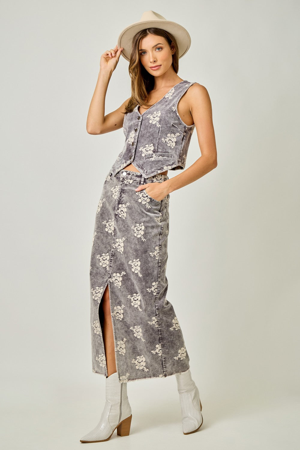 Embroidered Front Slit Corduroy Skirt in Charcoal