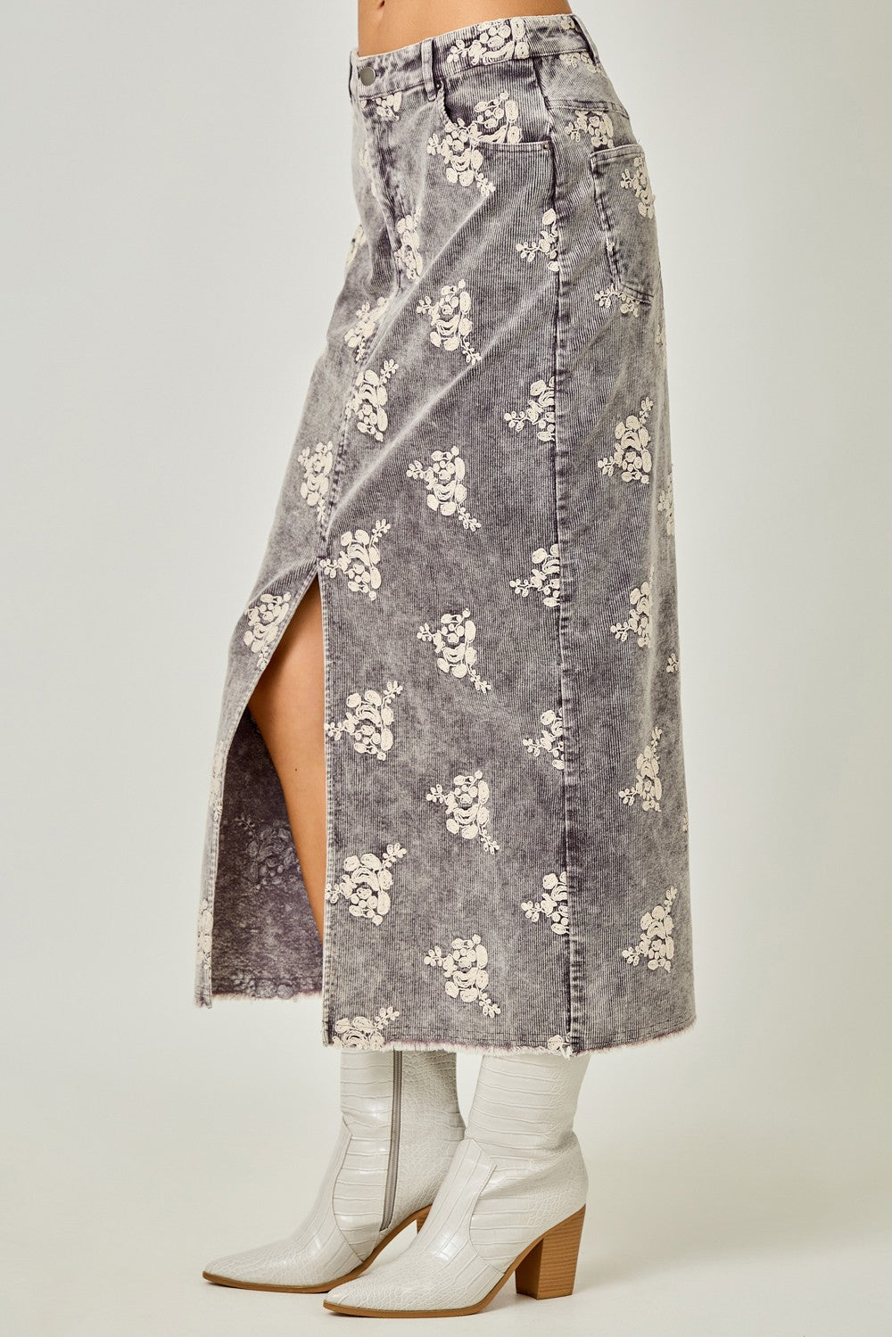 Embroidered Front Slit Corduroy Skirt in Charcoal