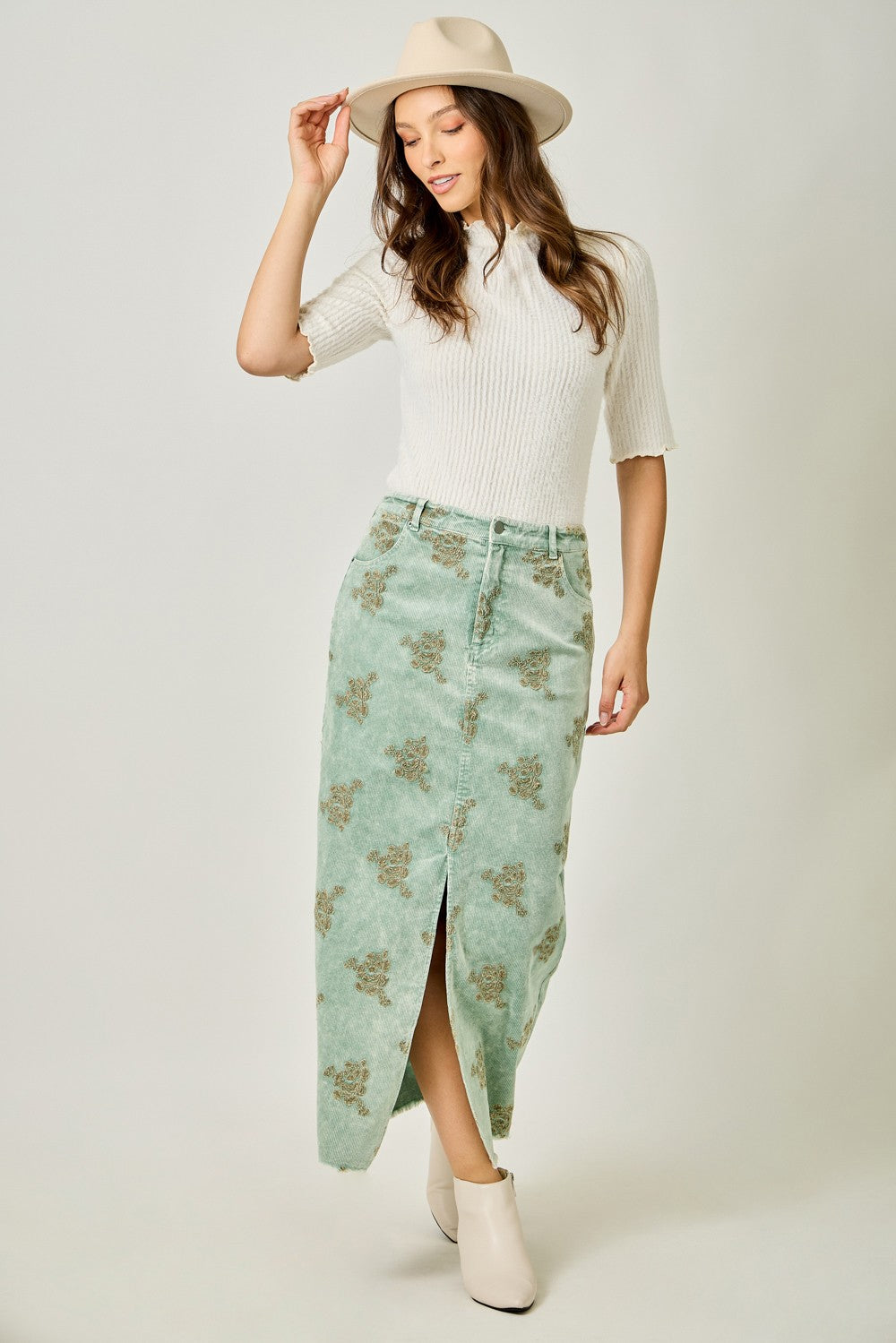 Embroidered Front Slit Corduroy Skirt