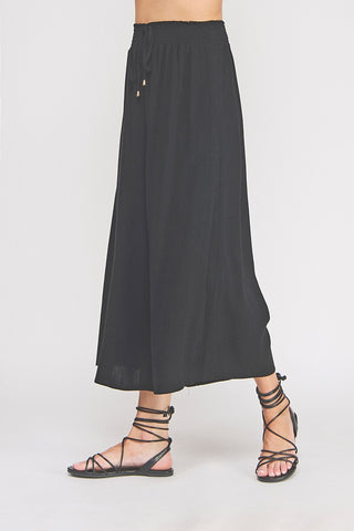 Smocked Tie-Waist Wide-Leg Capri in Black