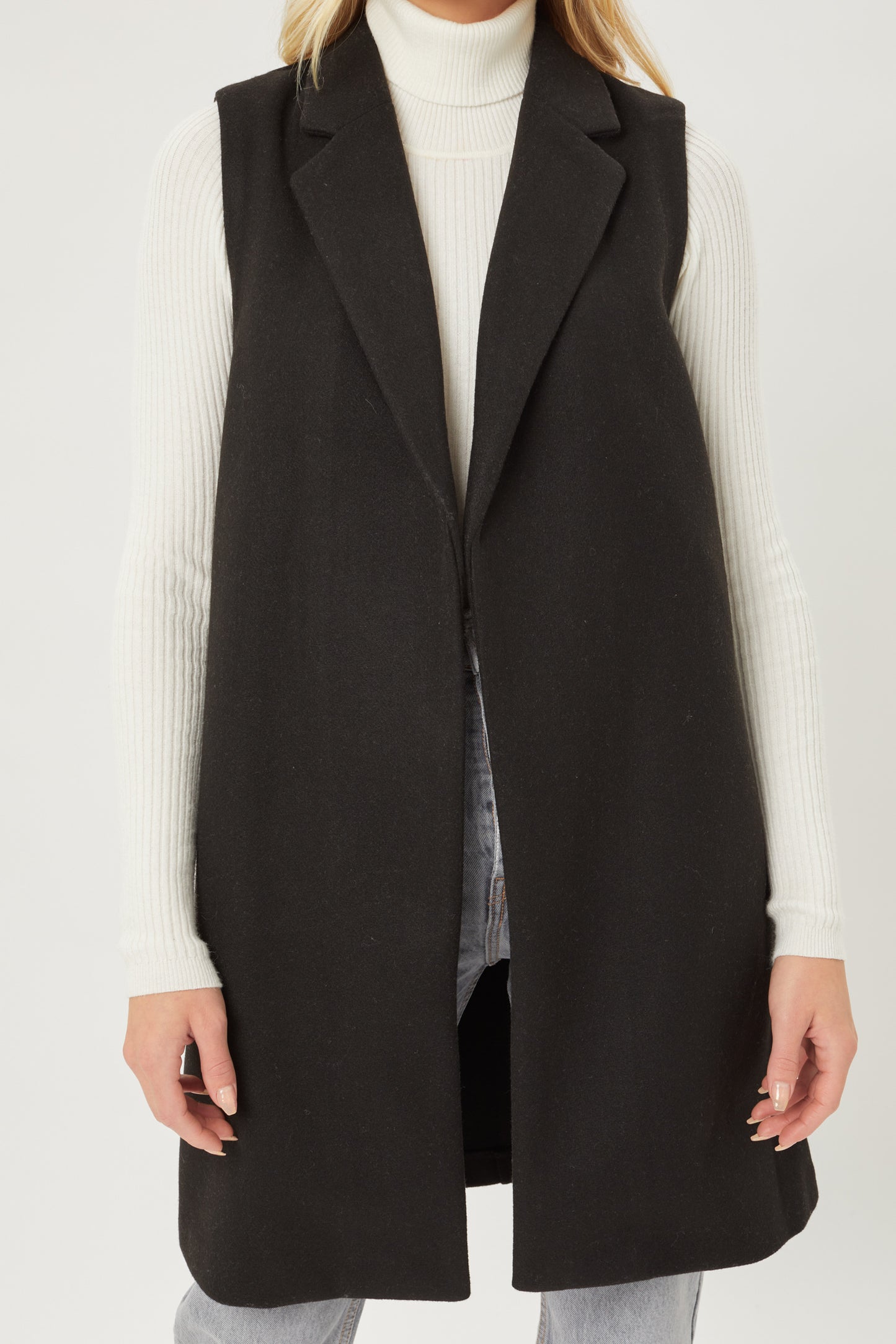 Longline Vest in Black
