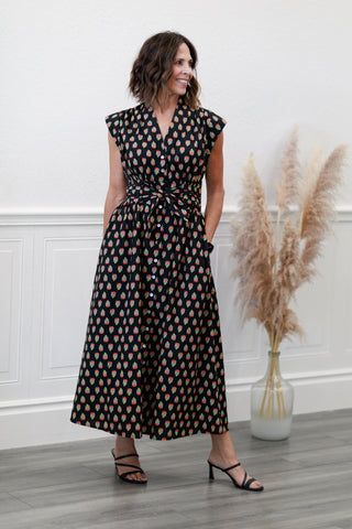 Geo Print Sleeveless Midi Dress in Black