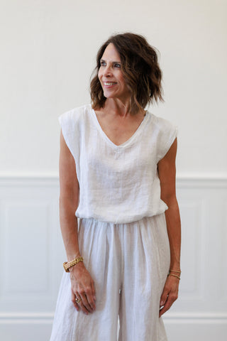 V Neck Cap Sleeve Blouson Top in White