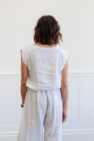 V Neck Cap Sleeve Blouson Top in White