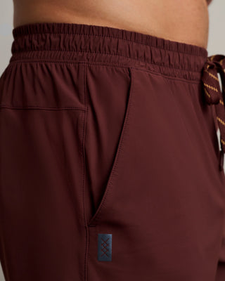 Rhone 7" Pursuit Short - Unlined in Cherry Bark