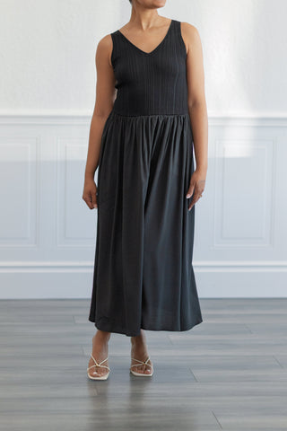 Ribbed Knit Sleeveless Midi Dress