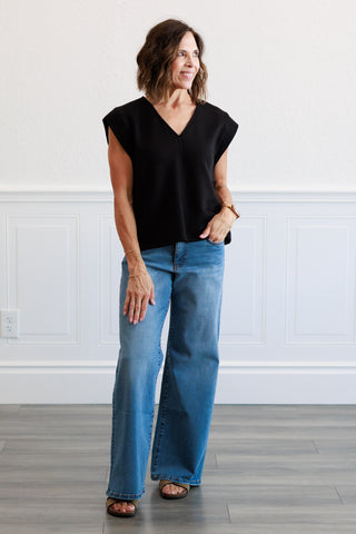 Solid Cap Sleeve Top in Black