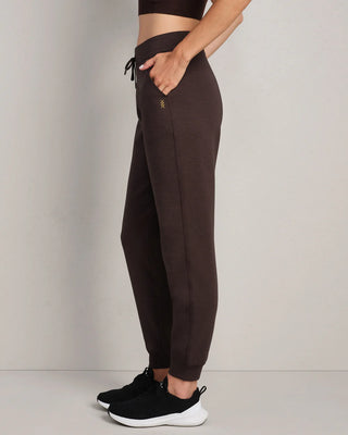 Dreamglow Jogger in Dk. Espresso
