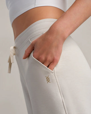 Dreamglow Jogger in Sand