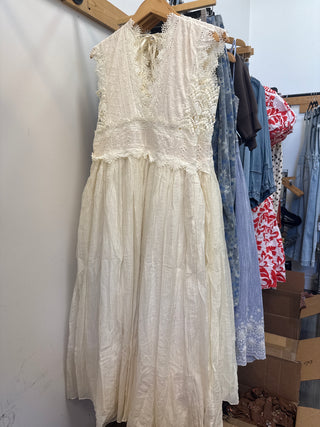 Cream Crochet Lace Bodice Gauze Skirt Sleeveless Dress