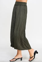 The Crinkle Cropped Pants in Olive