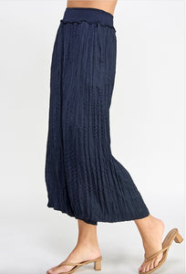 The Crinkle Cropped Pants in Navy