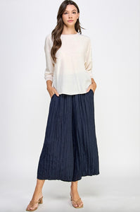 The Crinkle Cropped Pants in Navy