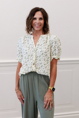 Ruffle Detail Short Sleeve Blouse in Green Floral