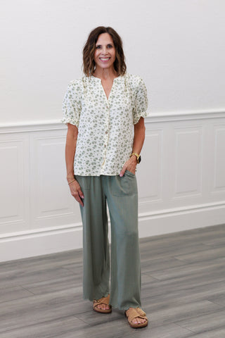 Ruffle Detail Short Sleeve Blouse in Green Floral