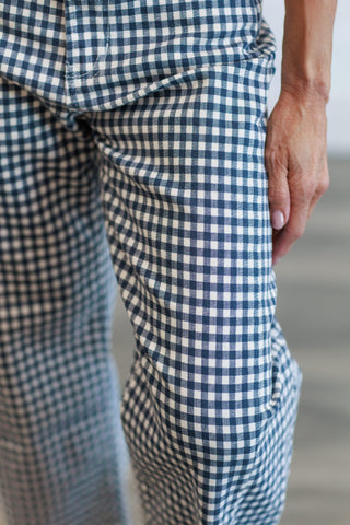 Barrel Jean Twist in Navy Gingham