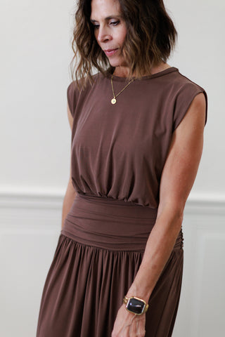 Sleeveless Balloon Hem Knit Crop Top in Chocolate