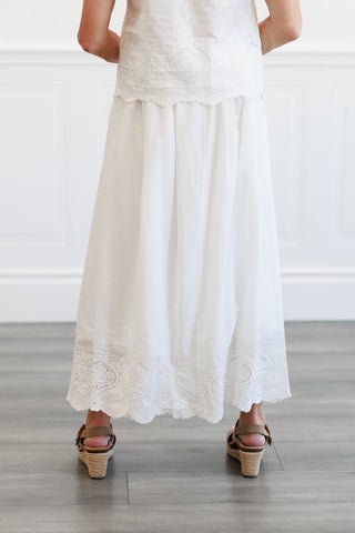 Eyelet Hem Elastic Waist Midi Skirt in White